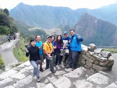 徒步旅行团抵达马丘比丘